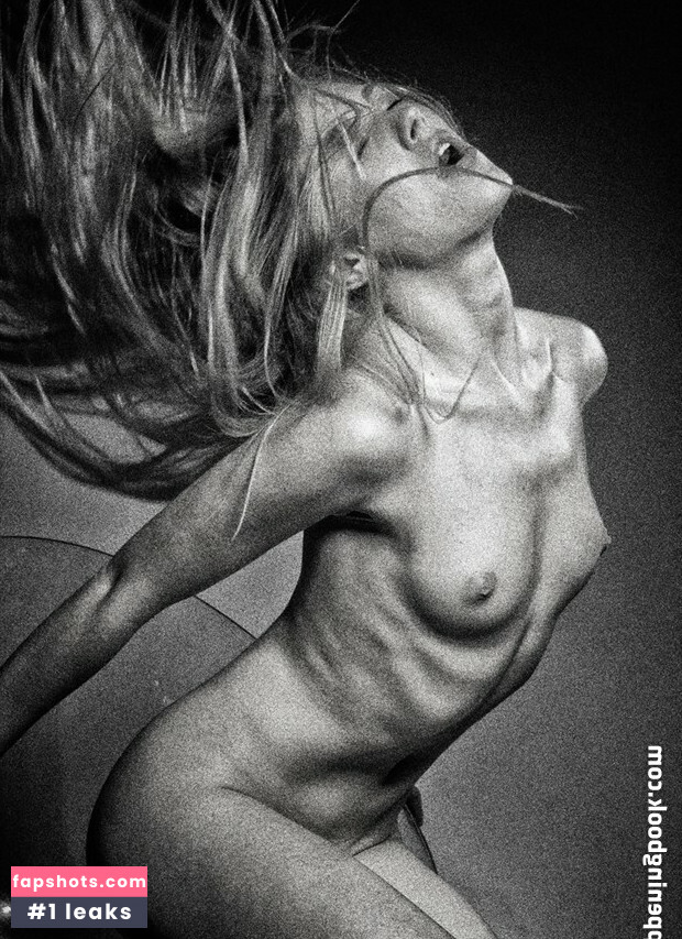 Raphaella gallery photo #9