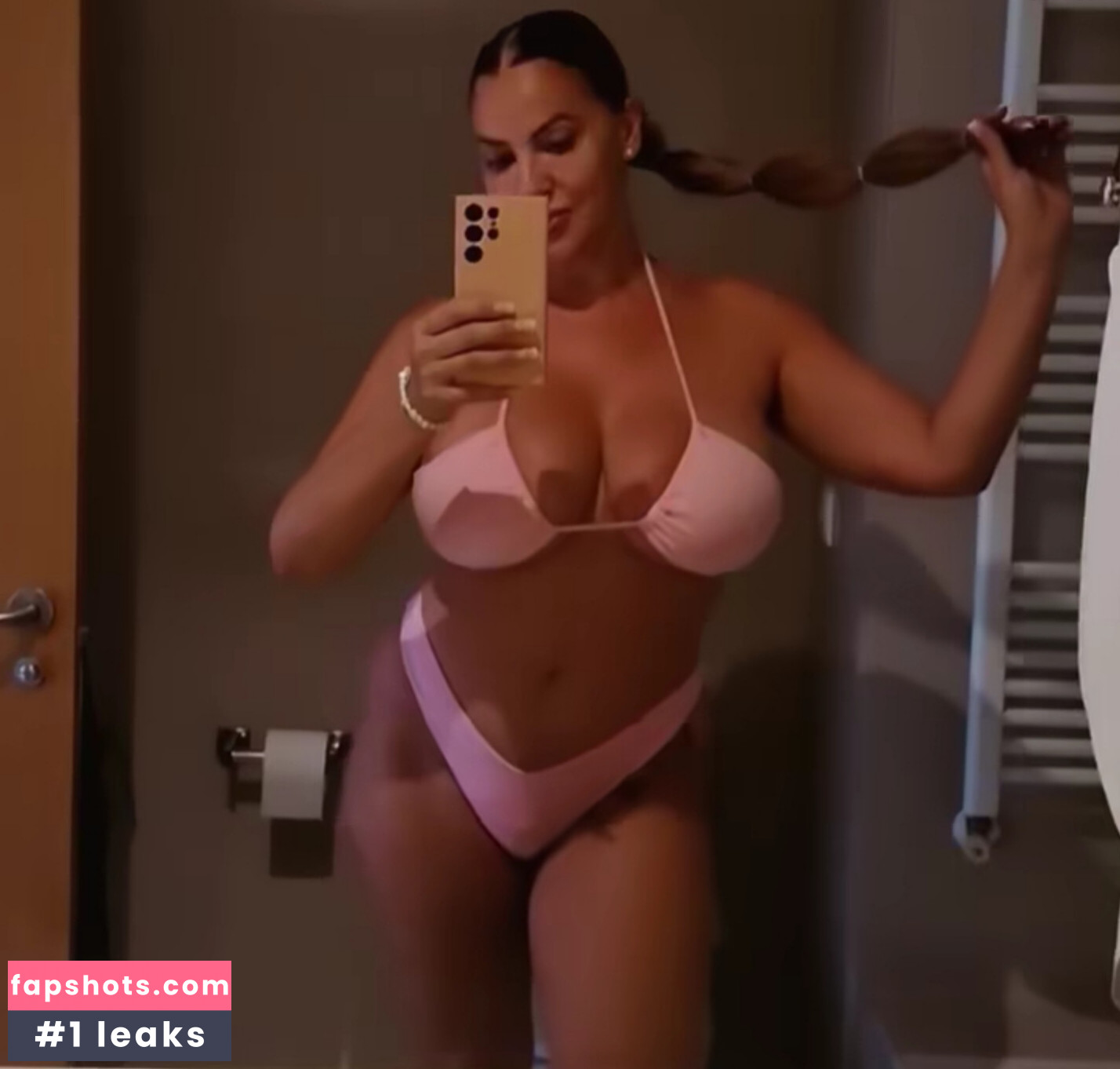 Raquel Sanchez gallery photo #36