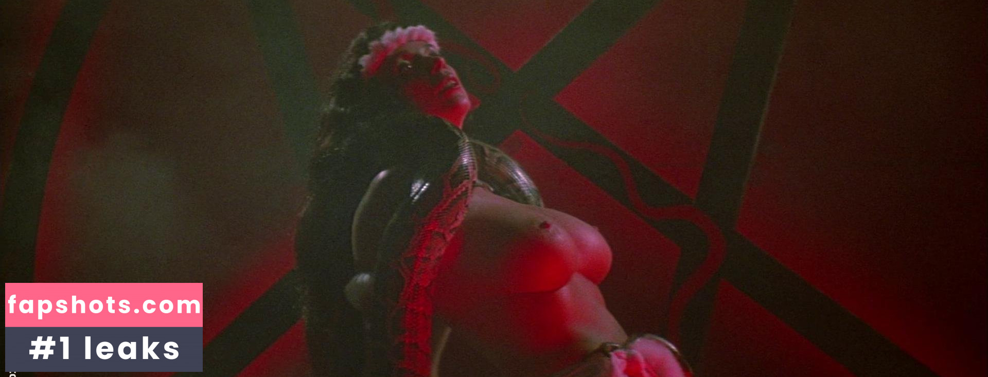 Raven De La Croix gallery photo #14