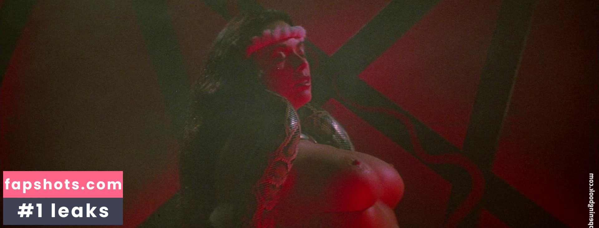 Raven De La Croix gallery photo #16