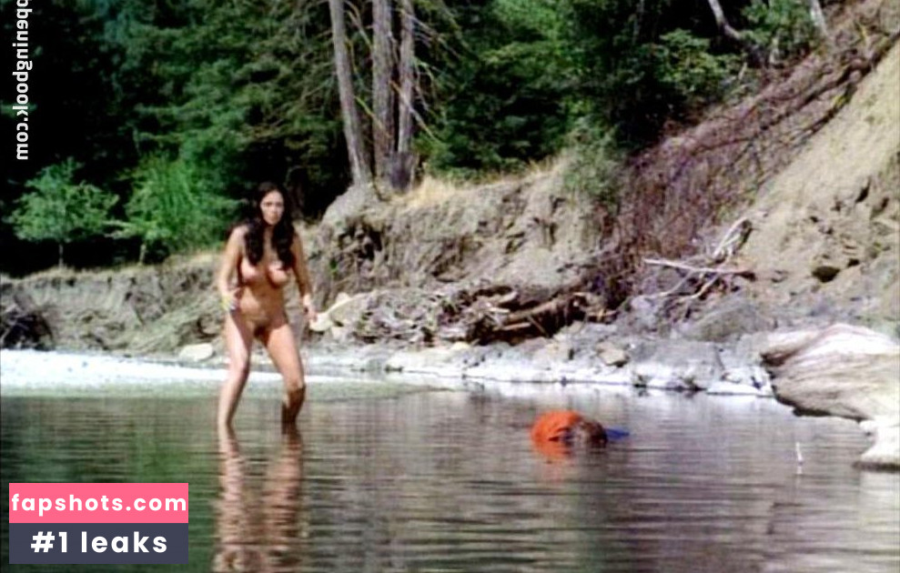 Raven De La Croix nude babe gallery