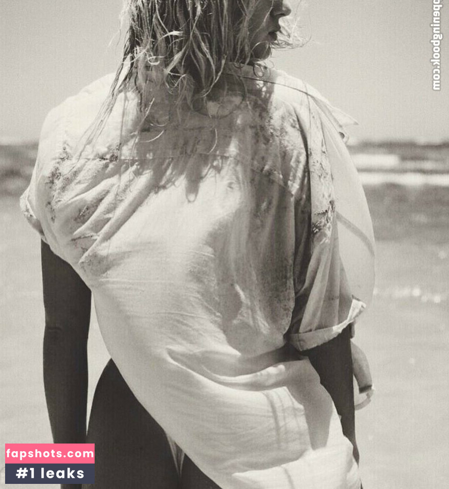 Raven Love gallery photo #8