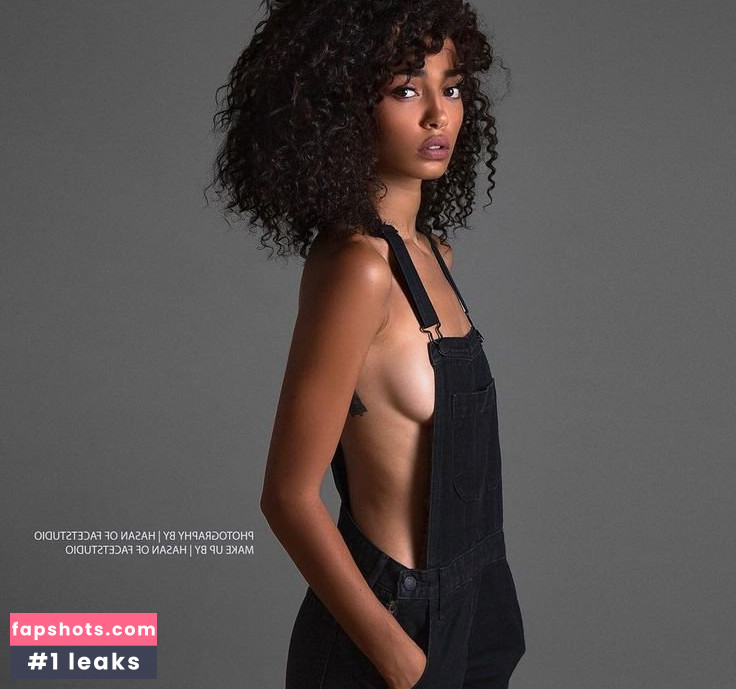 Raven Lyn gallery photo #2