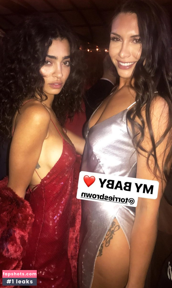 Raven Lyn gallery photo #60