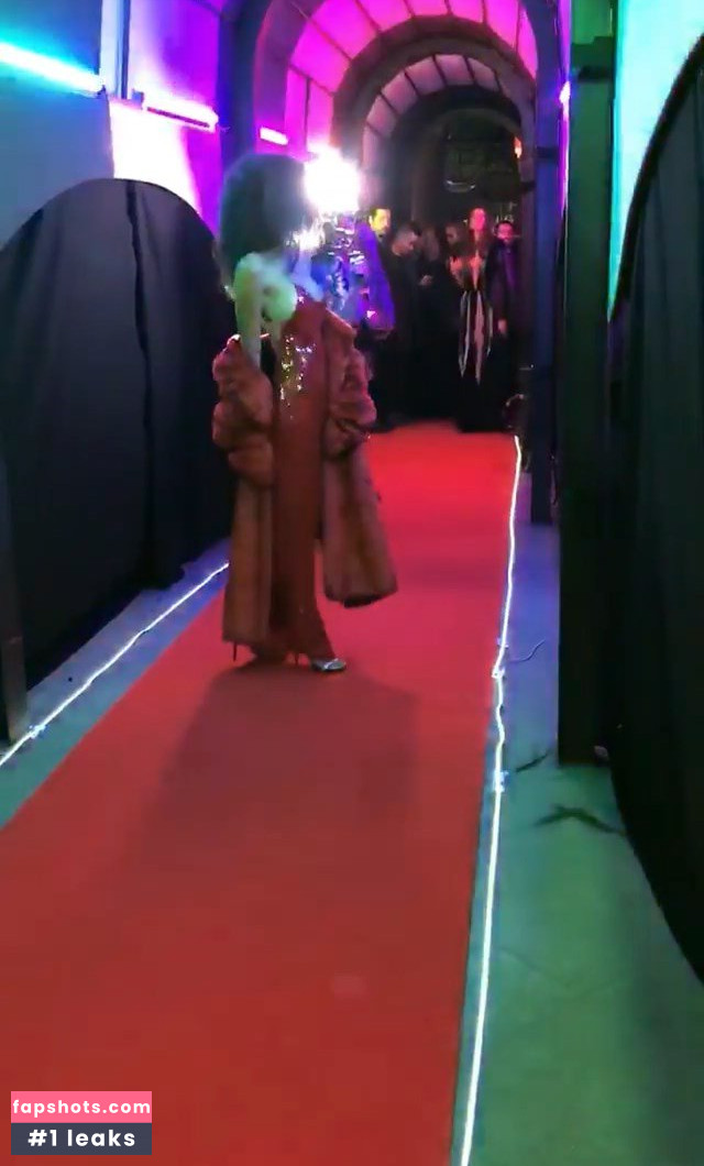 Raven Lyn gallery photo #62