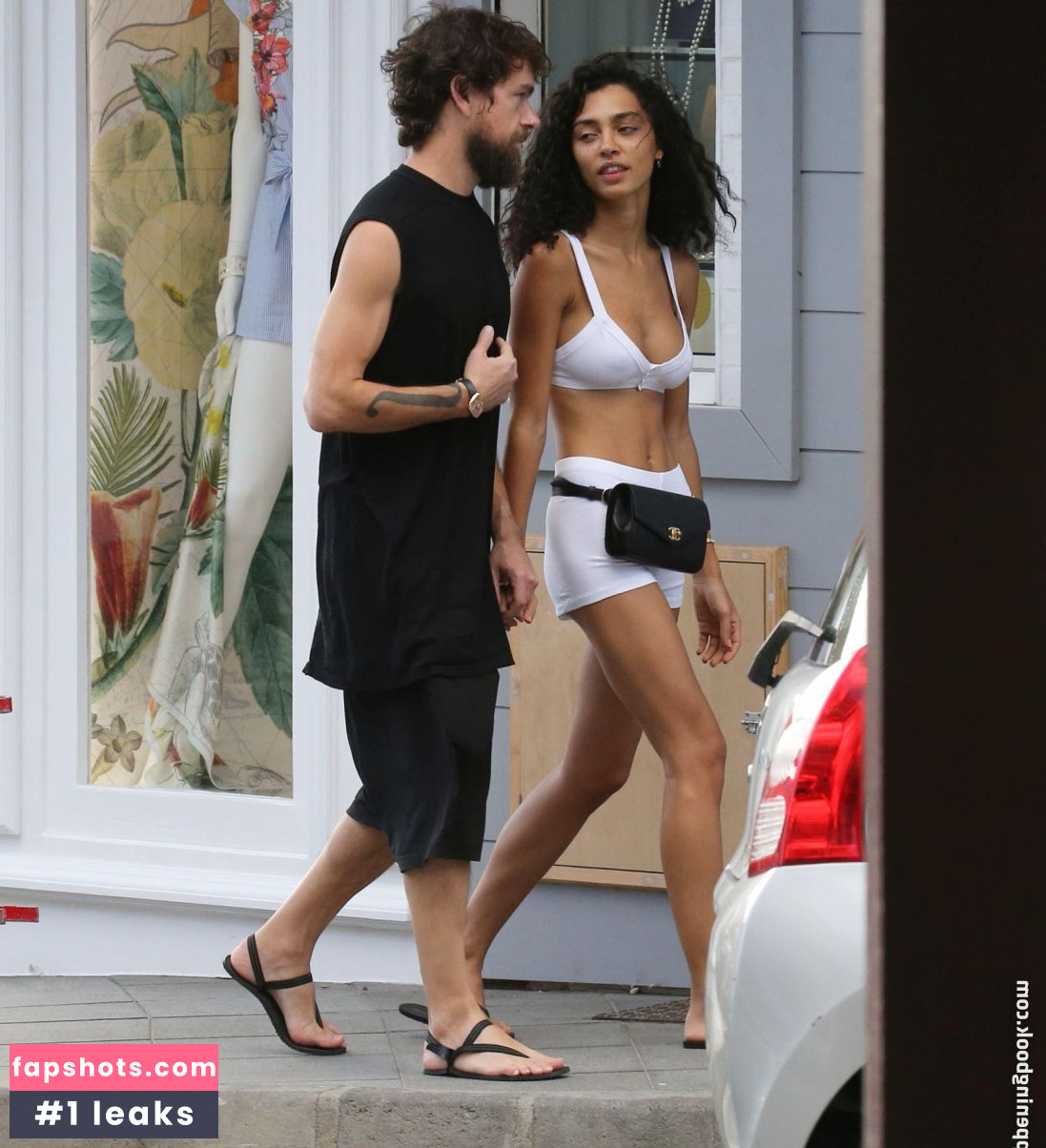 Raven Lyn gallery photo #87