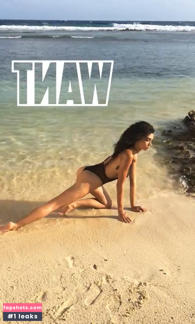 Raven Lyn gallery photo #10