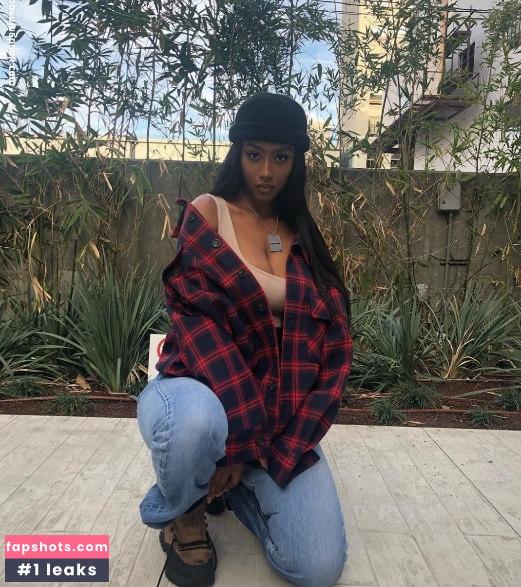 Raven Tracy gallery photo #106