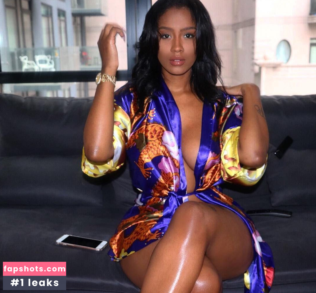 Raven Tracy gallery photo #28