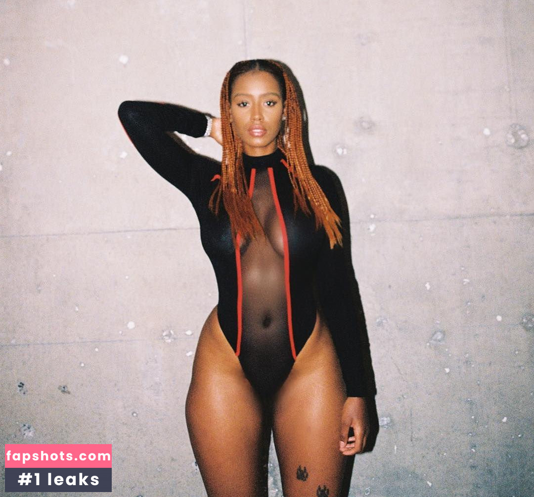 Raven Tracy gallery photo #34