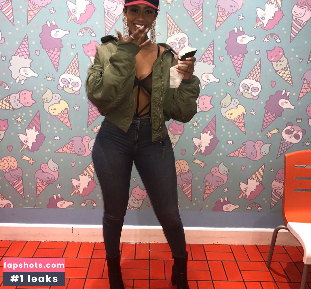 Raven Tracy gallery photo #69