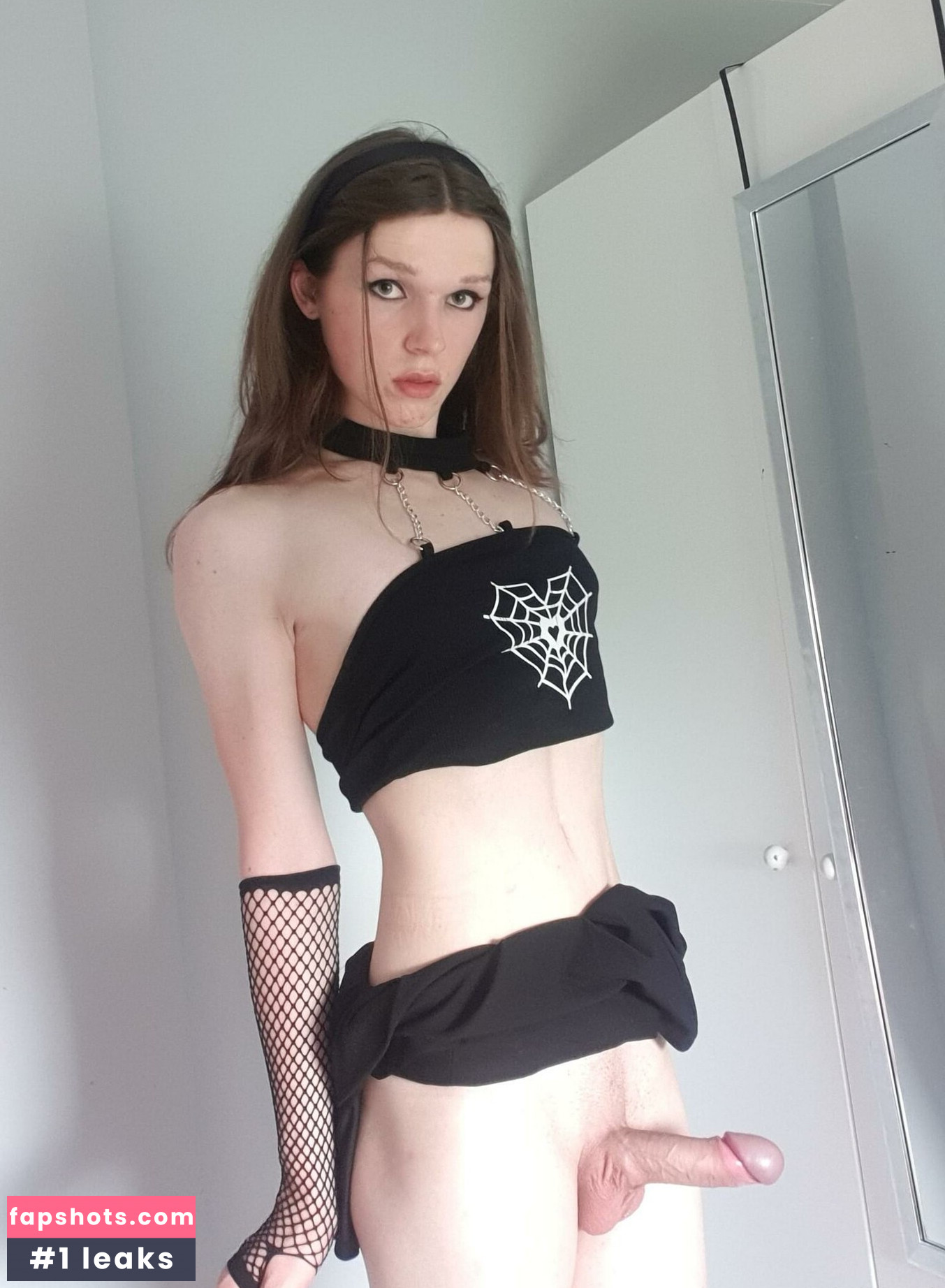 Raven64190 gallery photo #2