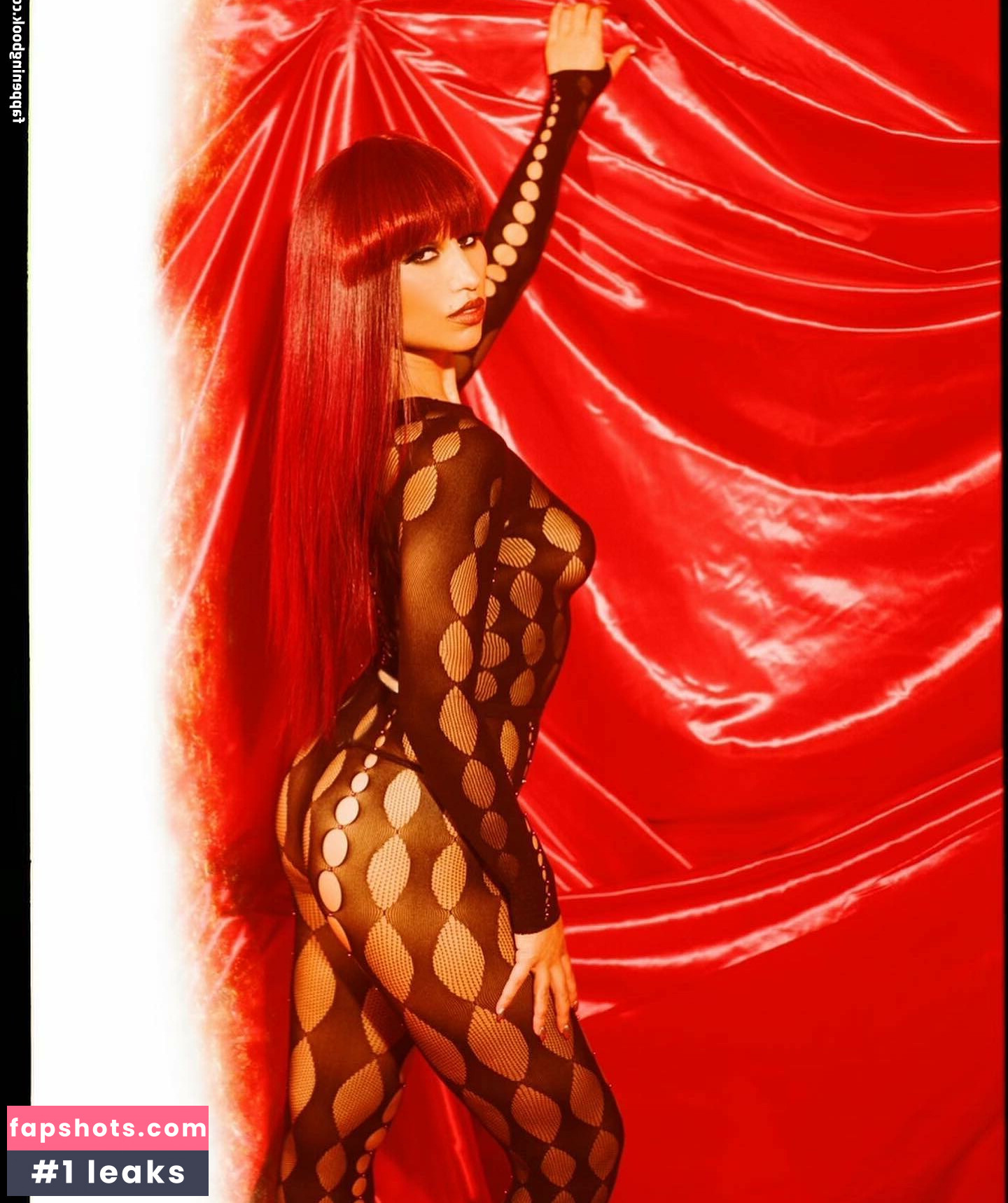 Raye gallery photo #17