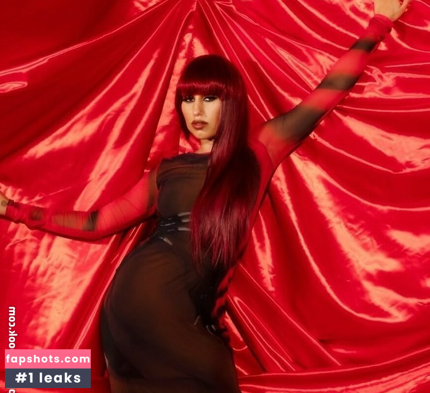 Raye gallery photo #19