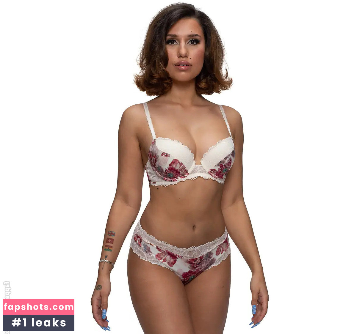 Raye gallery photo #28