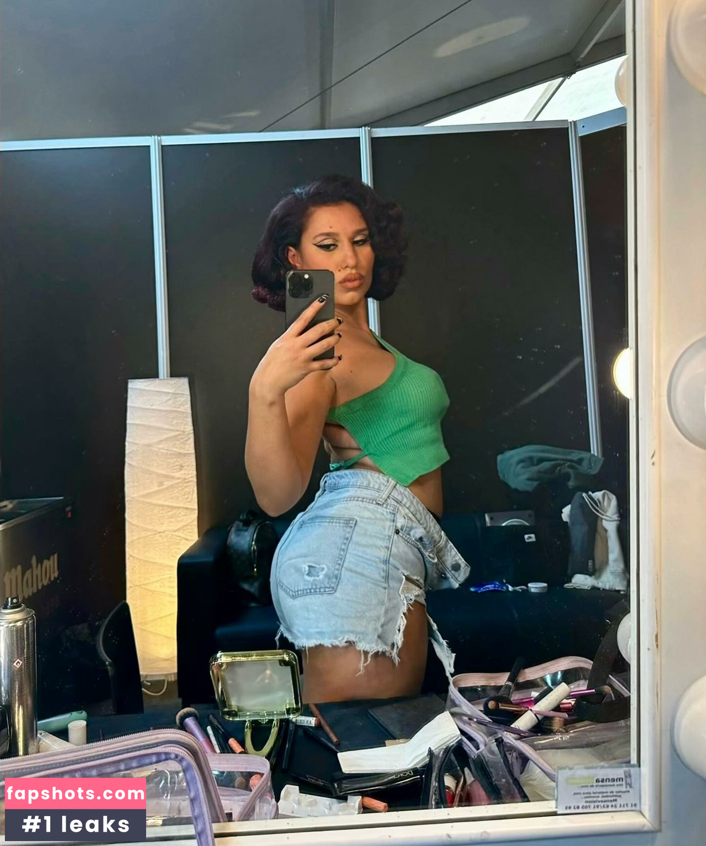 Raye gallery photo #10