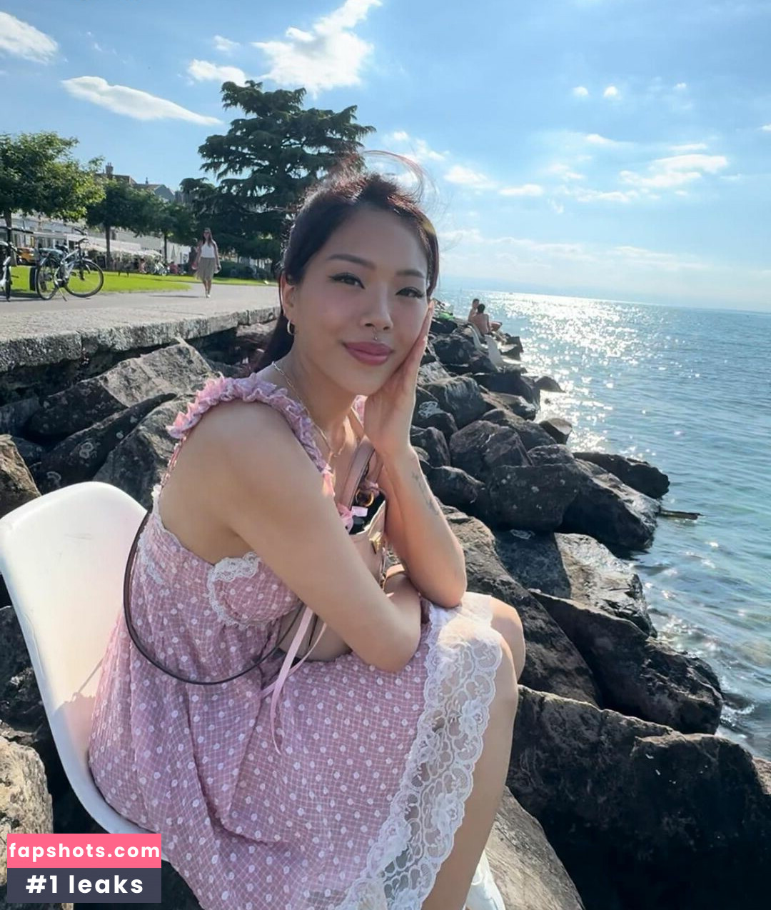 React GirlsYT gallery photo #30