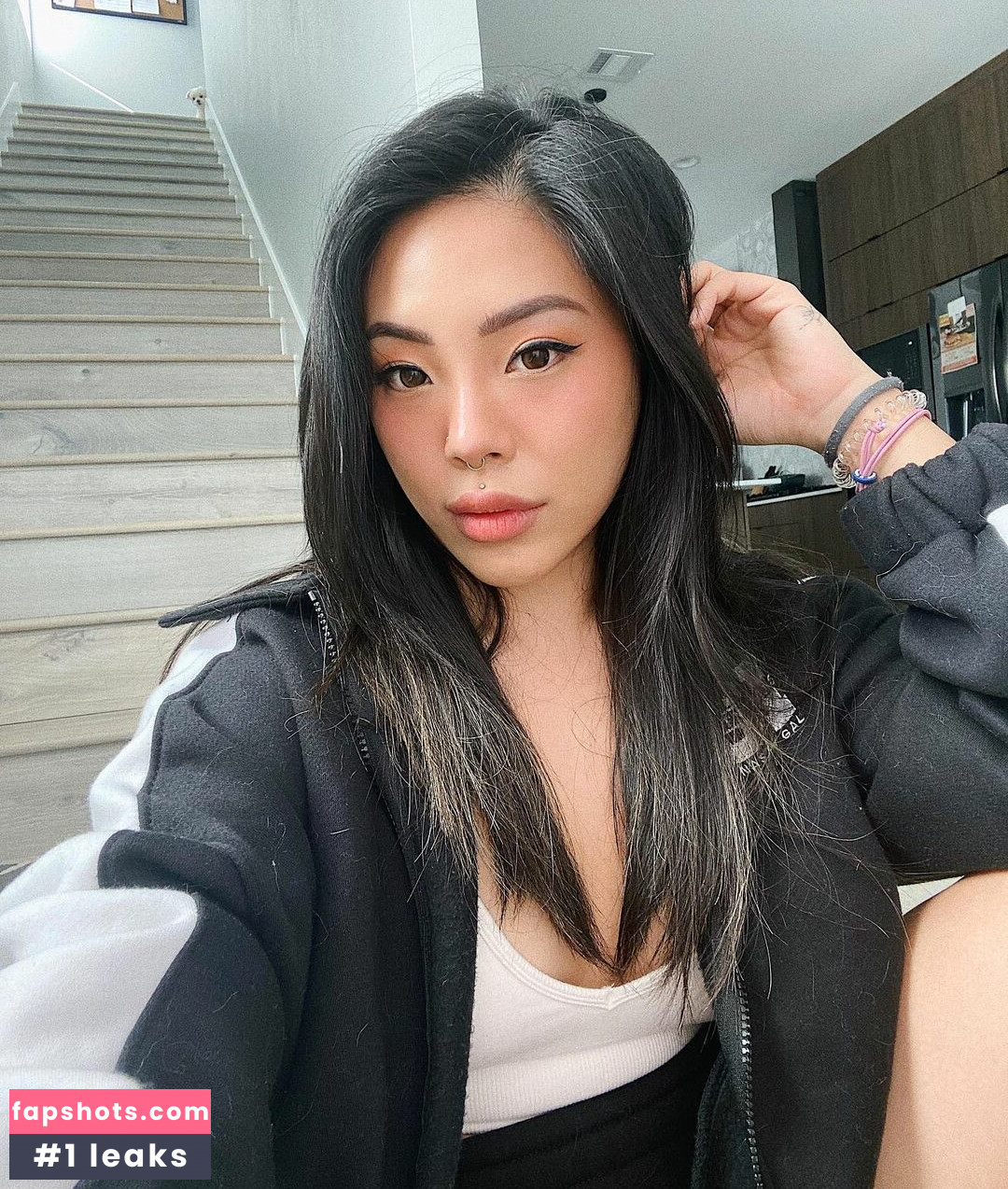 React GirlsYT gallery photo #34