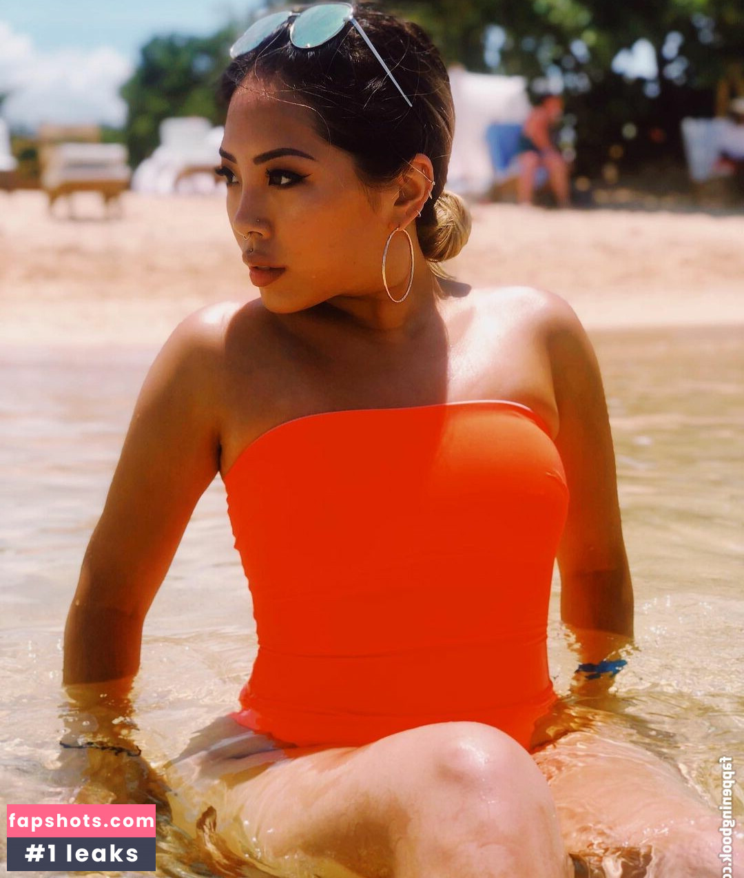 React GirlsYT gallery photo #38