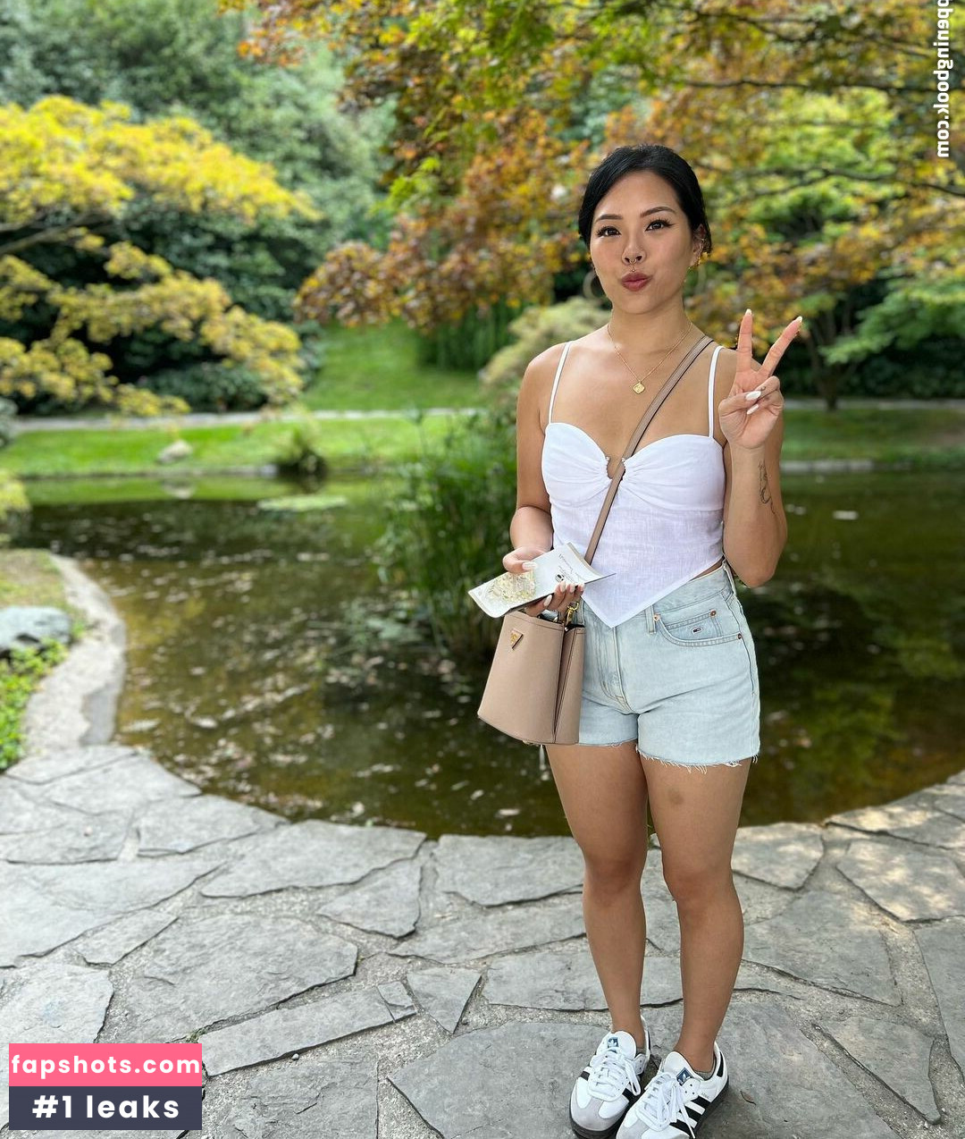 React GirlsYT gallery photo #46