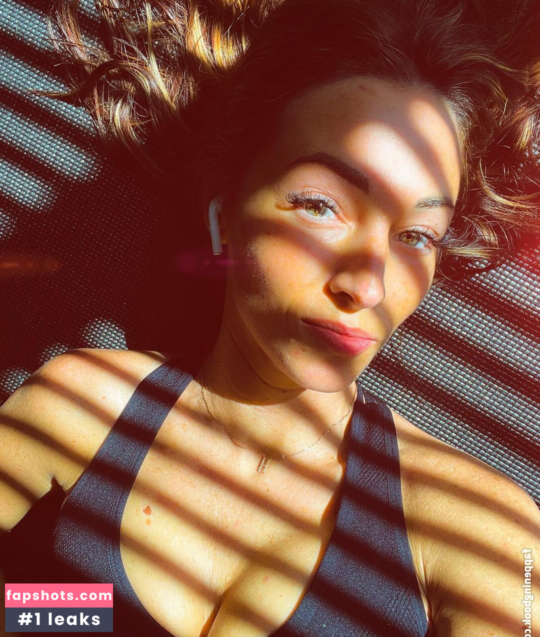 React GirlsYT gallery photo #49