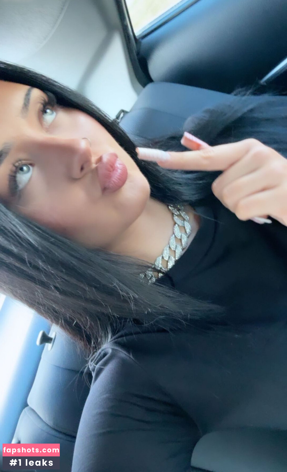 real.liv777 gallery photo #6