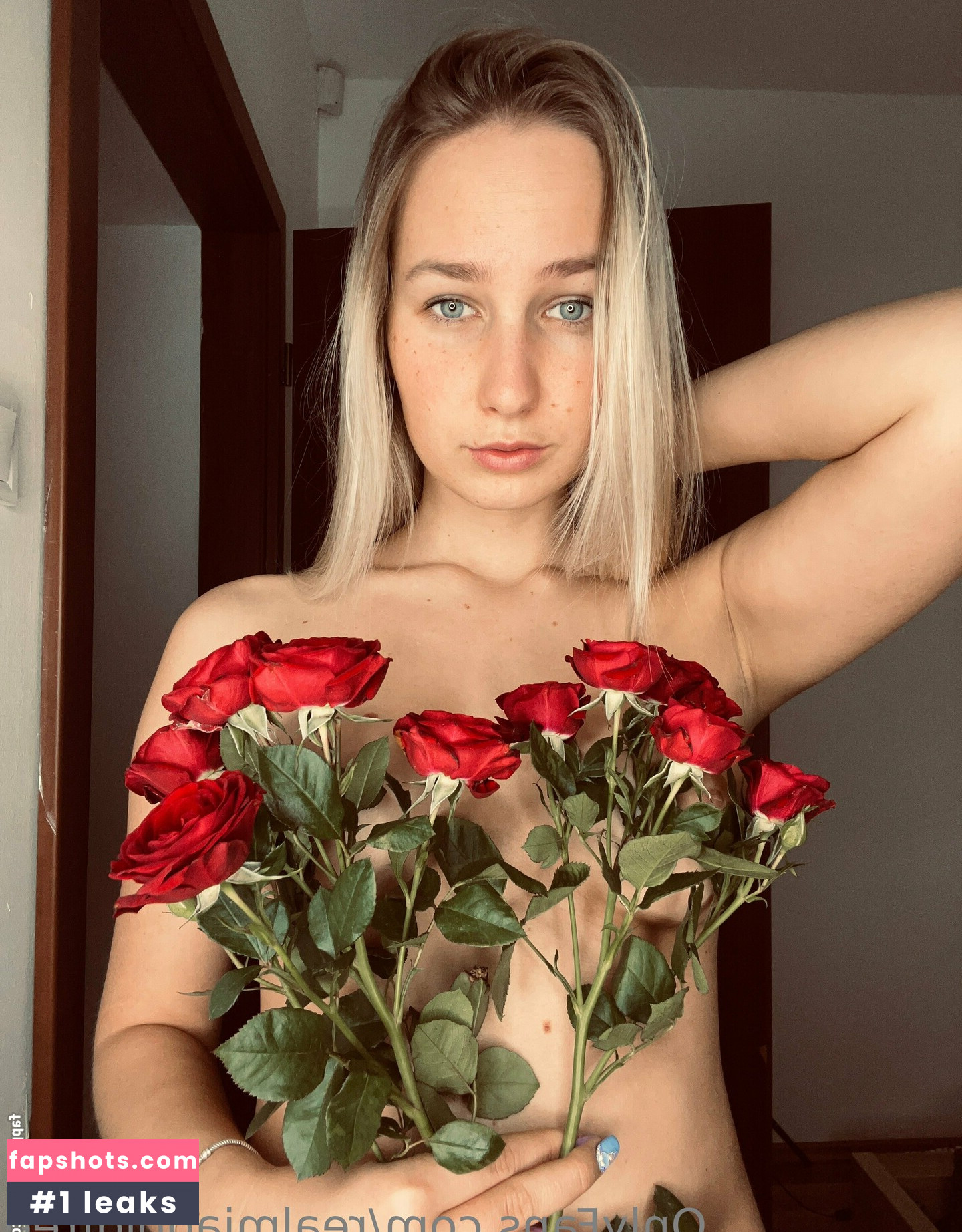 realmiagoldfree Filtración Desnuda OnlyFans Foto #17 - Fapshots