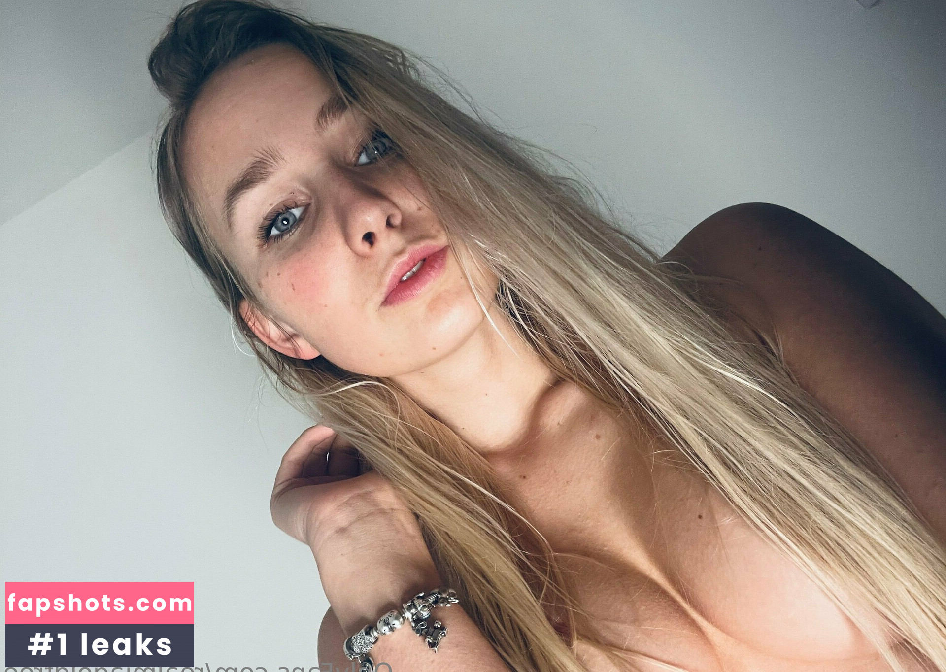 realmiagoldfree Filtración Desnuda OnlyFans Foto #35 - Fapshots