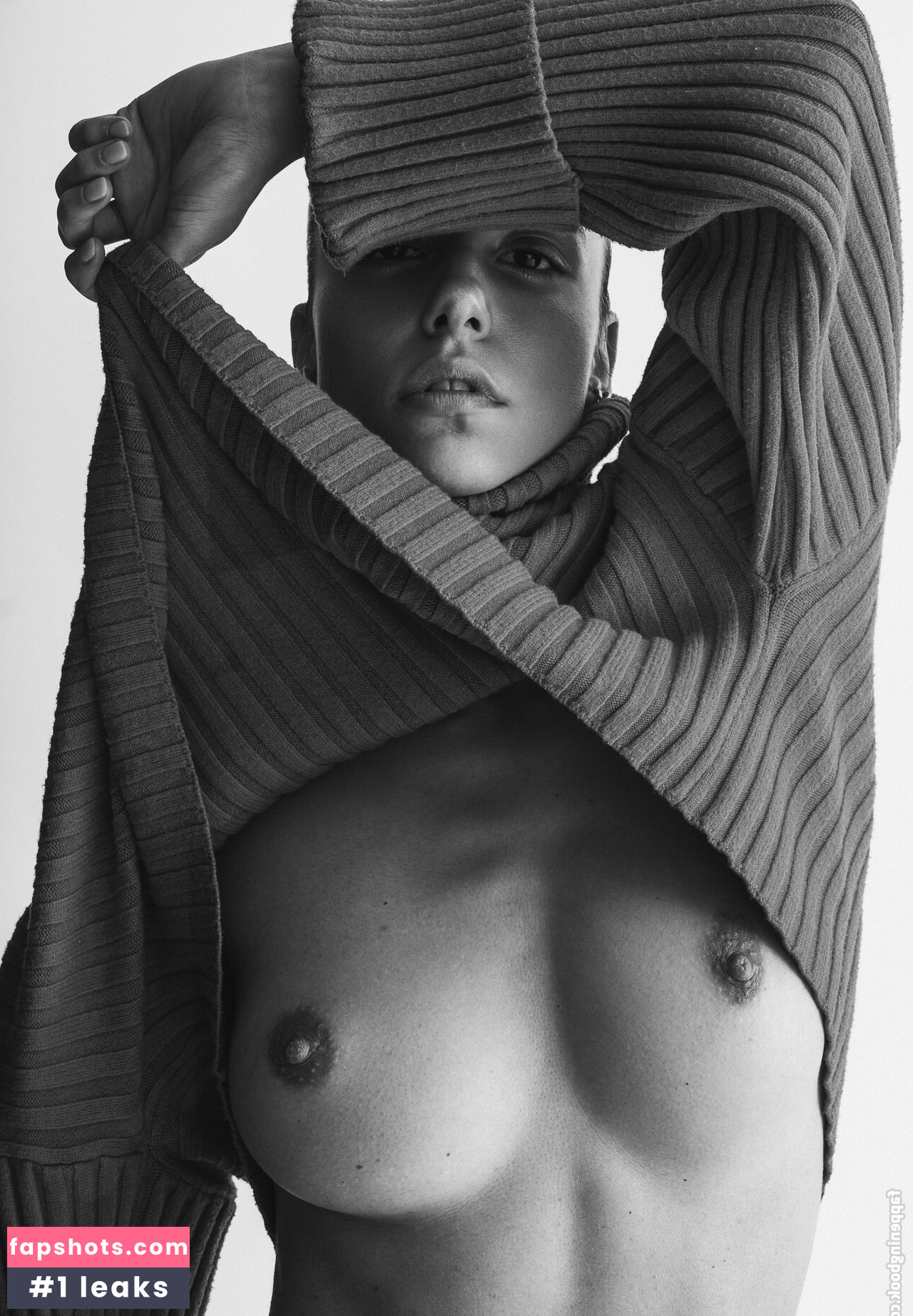 Rebecca Bagnol gallery photo #226