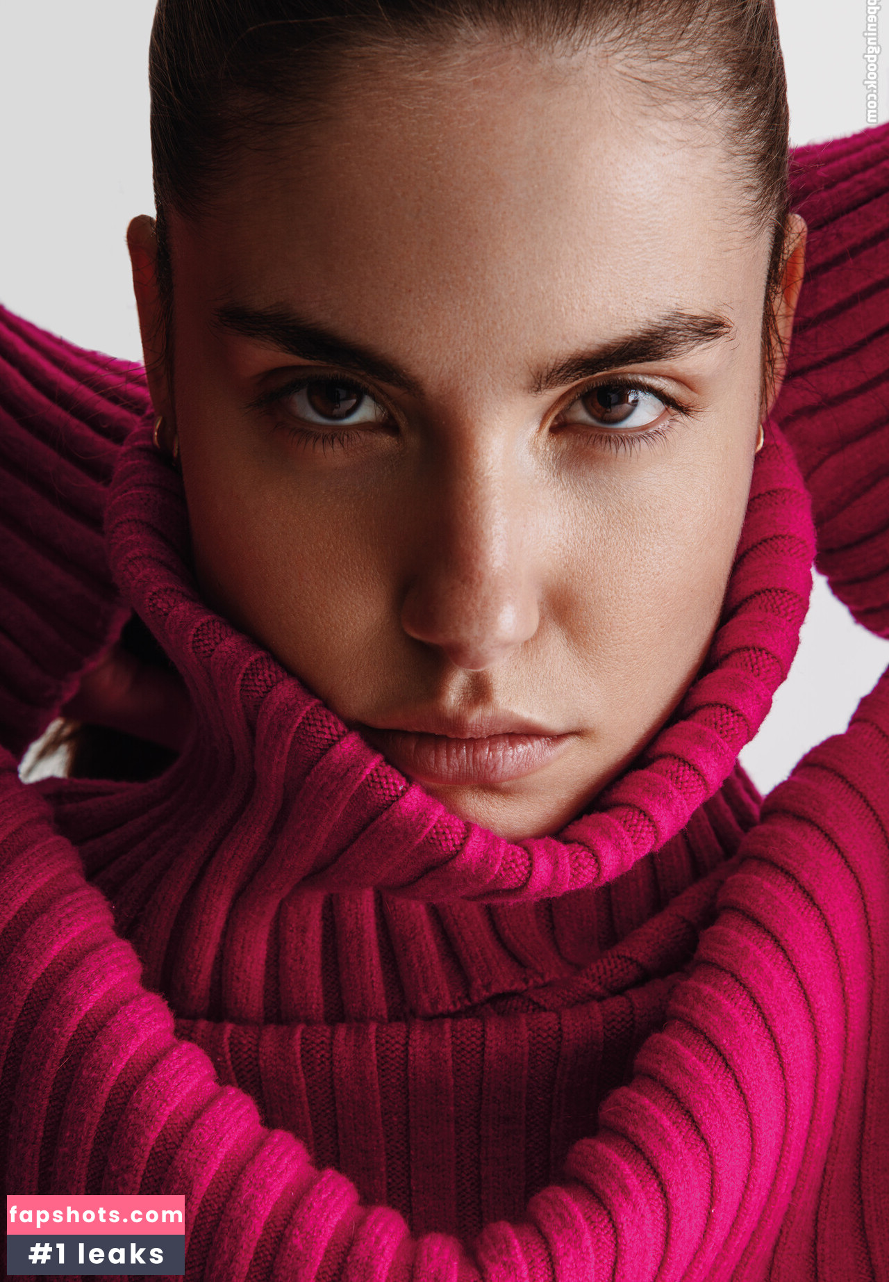 Rebecca Bagnol gallery photo #229