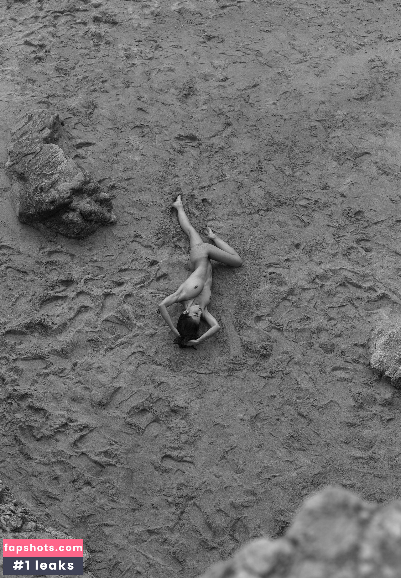 Rebecca Bagnol gallery photo #285