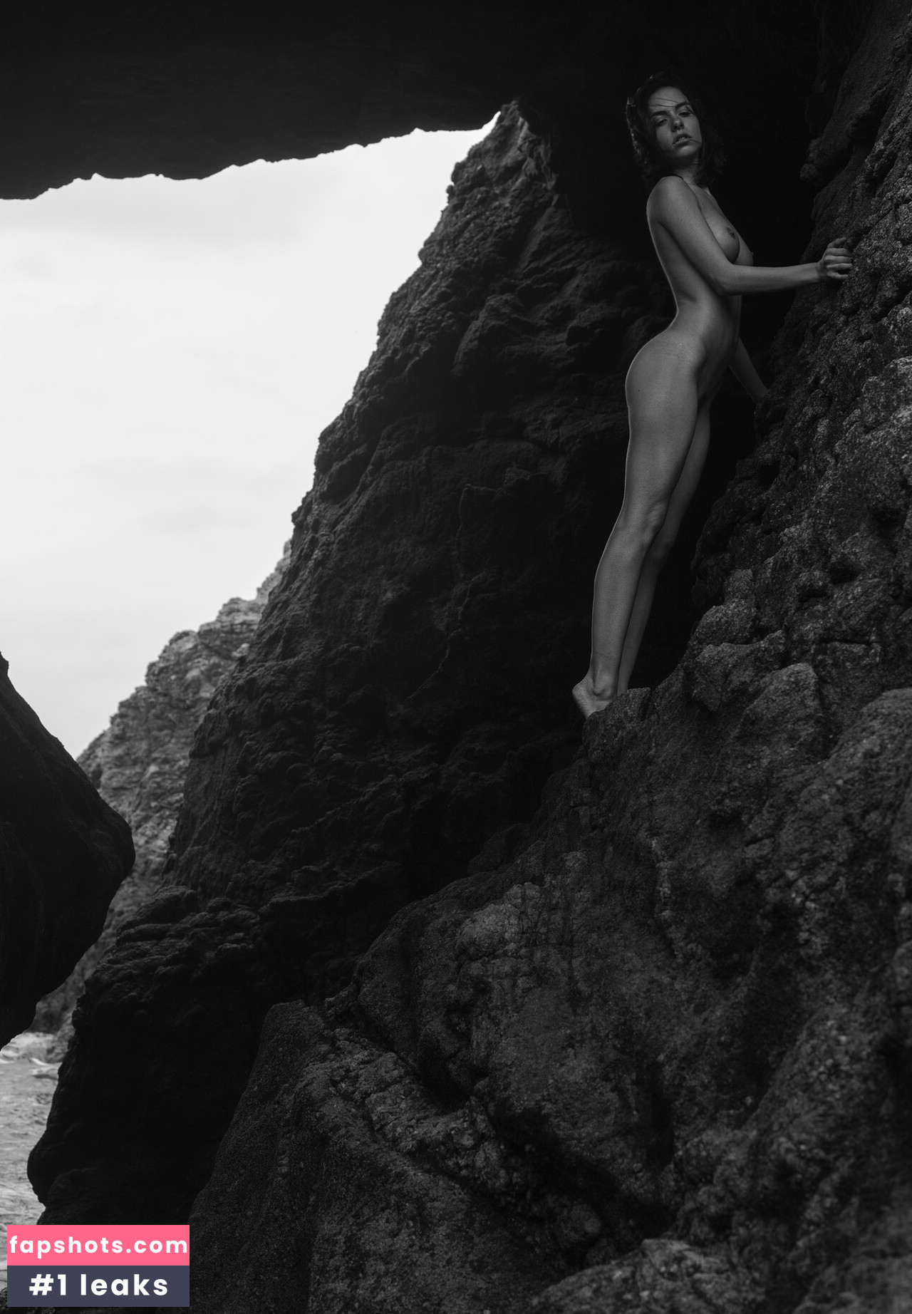 Rebecca Bagnol gallery photo #288