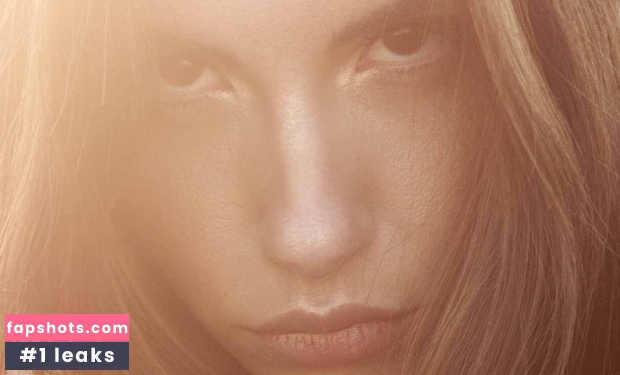 Rebecca Bagnol gallery photo #325