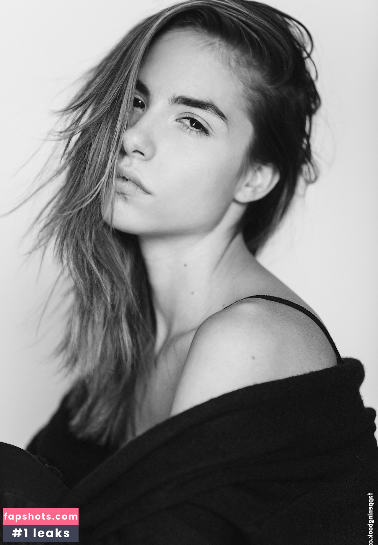 Rebecca Bagnol gallery photo #436