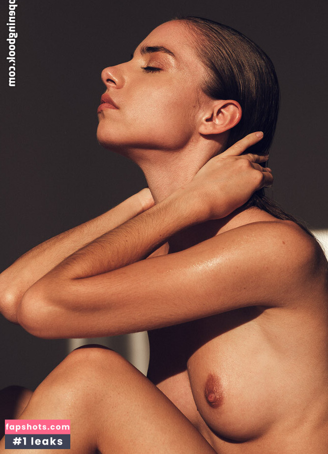 Rebecca Bagnol gallery photo #459