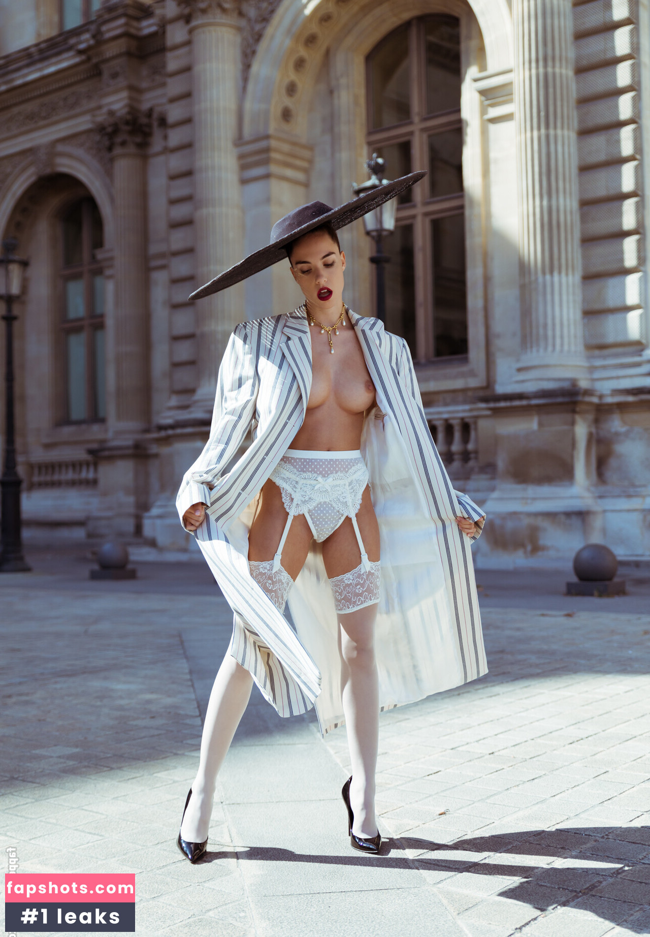 Rebecca Bagnol gallery photo #550