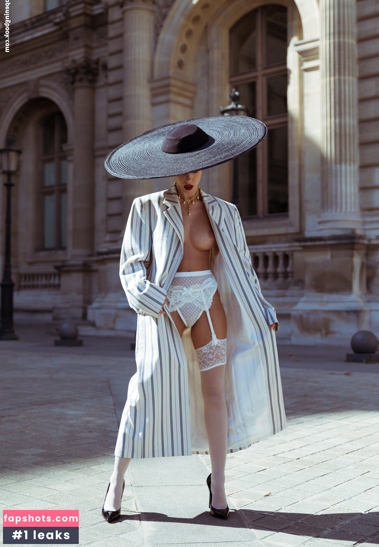 Rebecca Bagnol gallery photo #556