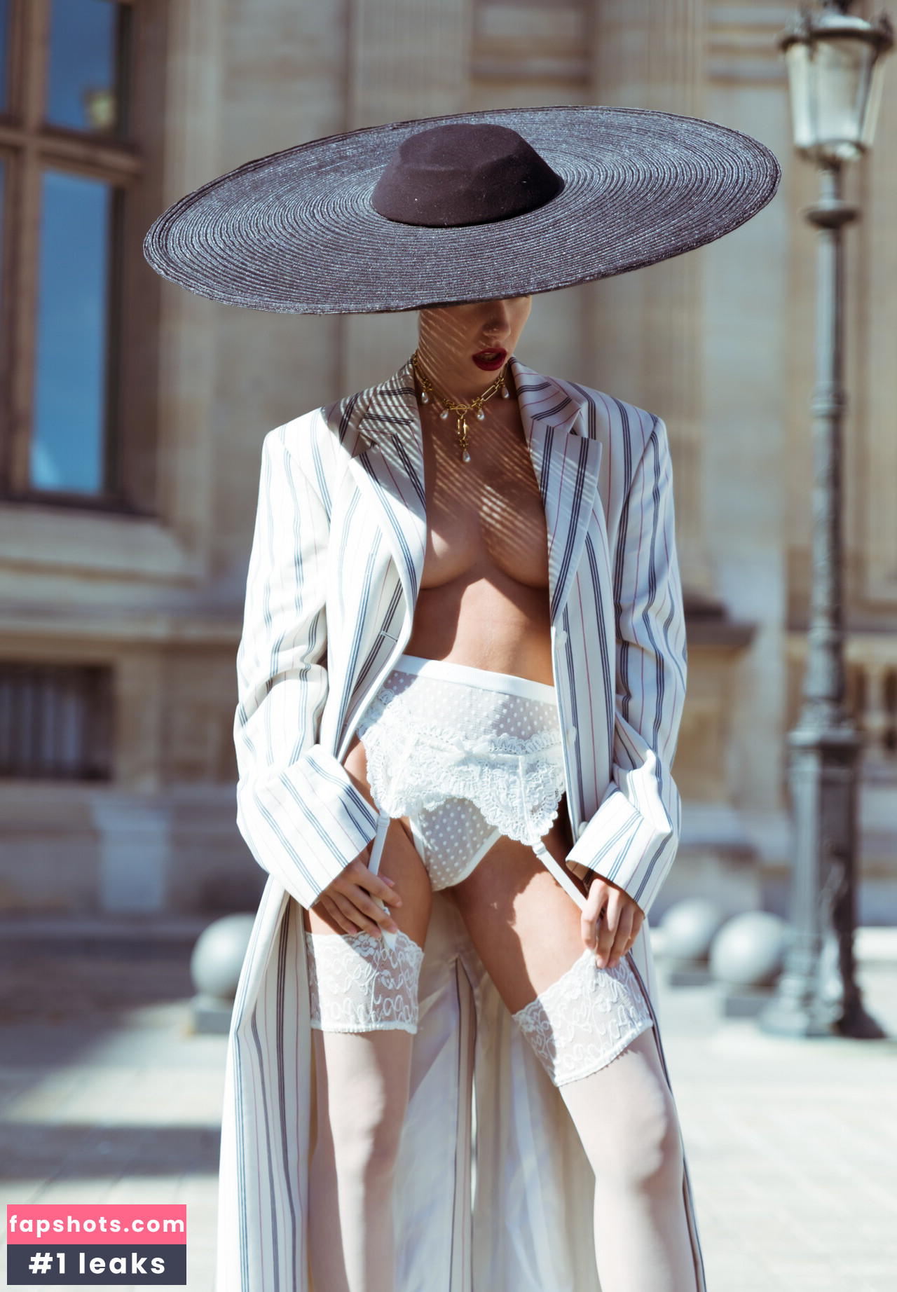 Rebecca Bagnol gallery photo #557