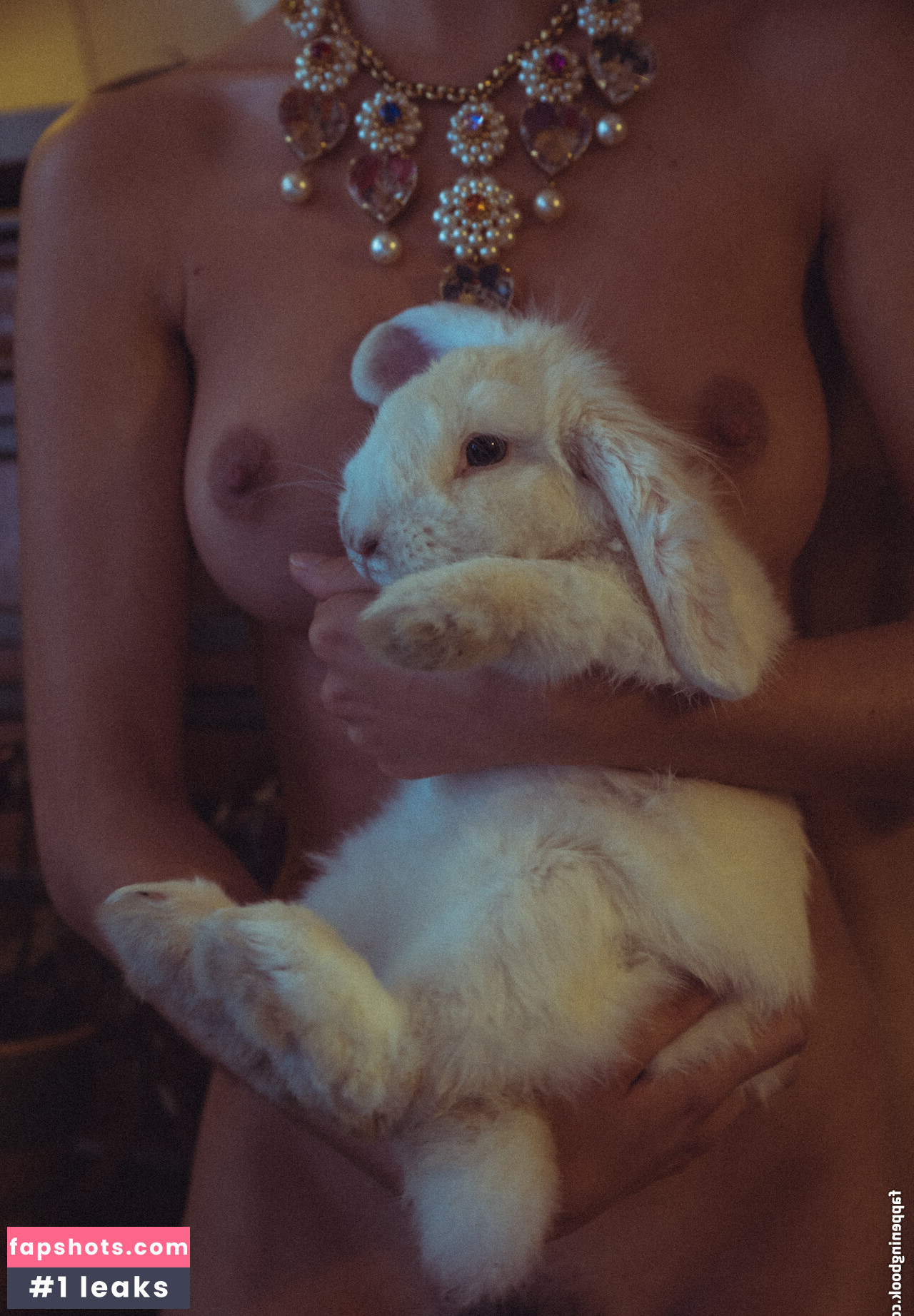 Rebecca Bagnol gallery photo #563