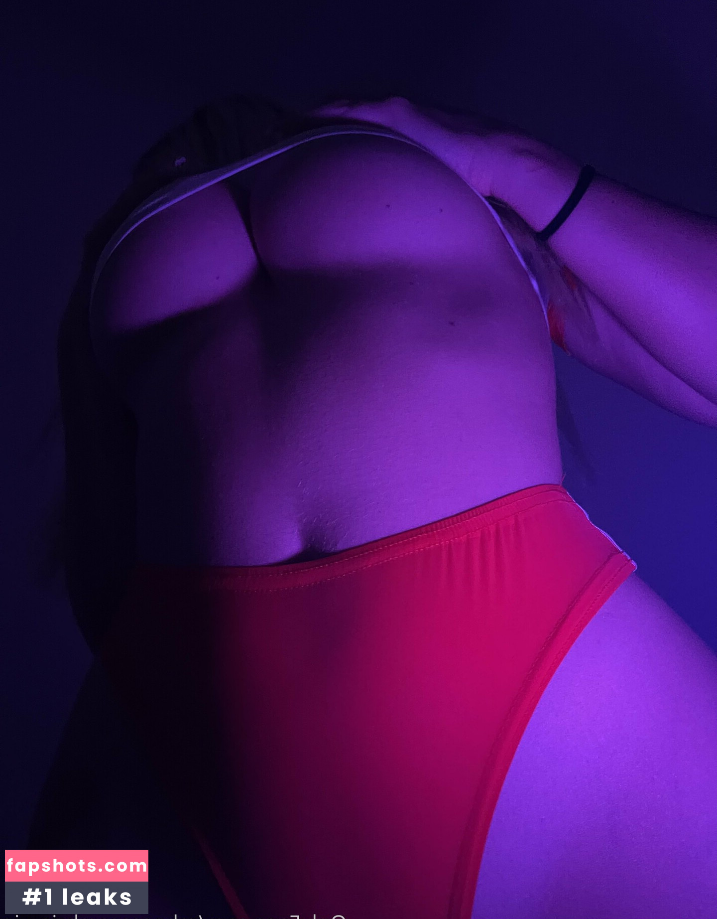 Rebecca Cambria gallery photo #25