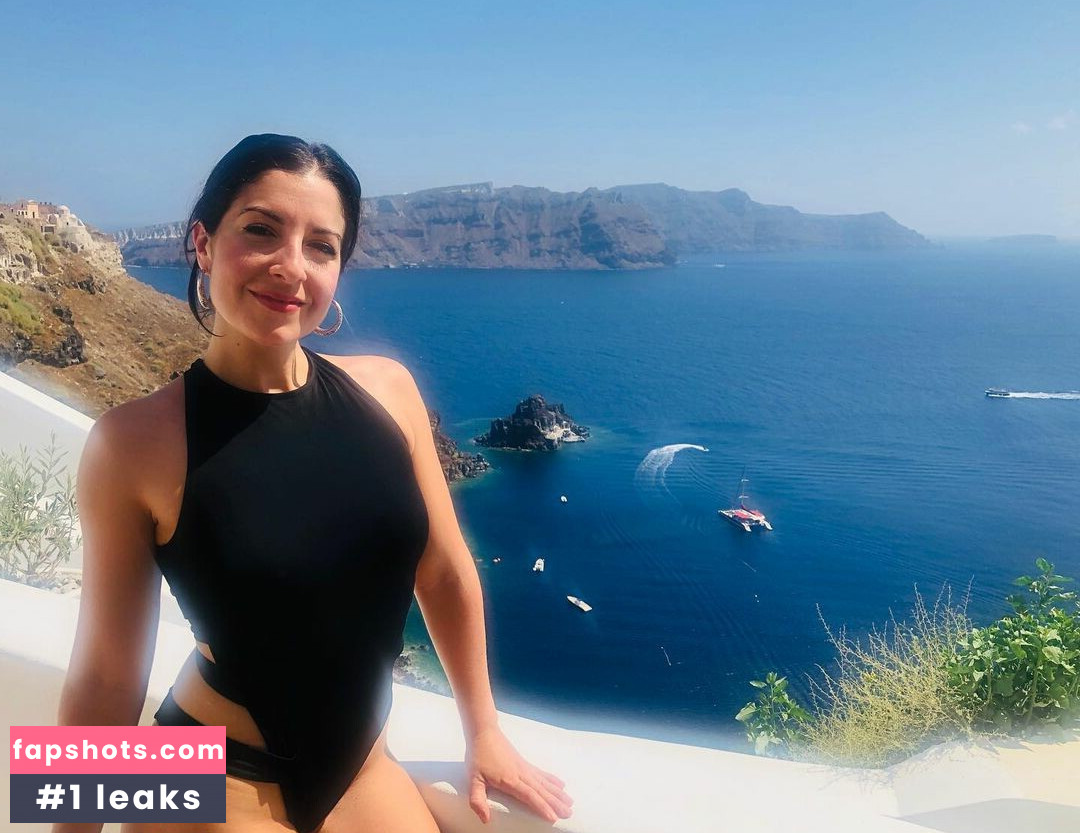 Rebecca Ford gallery photo #144