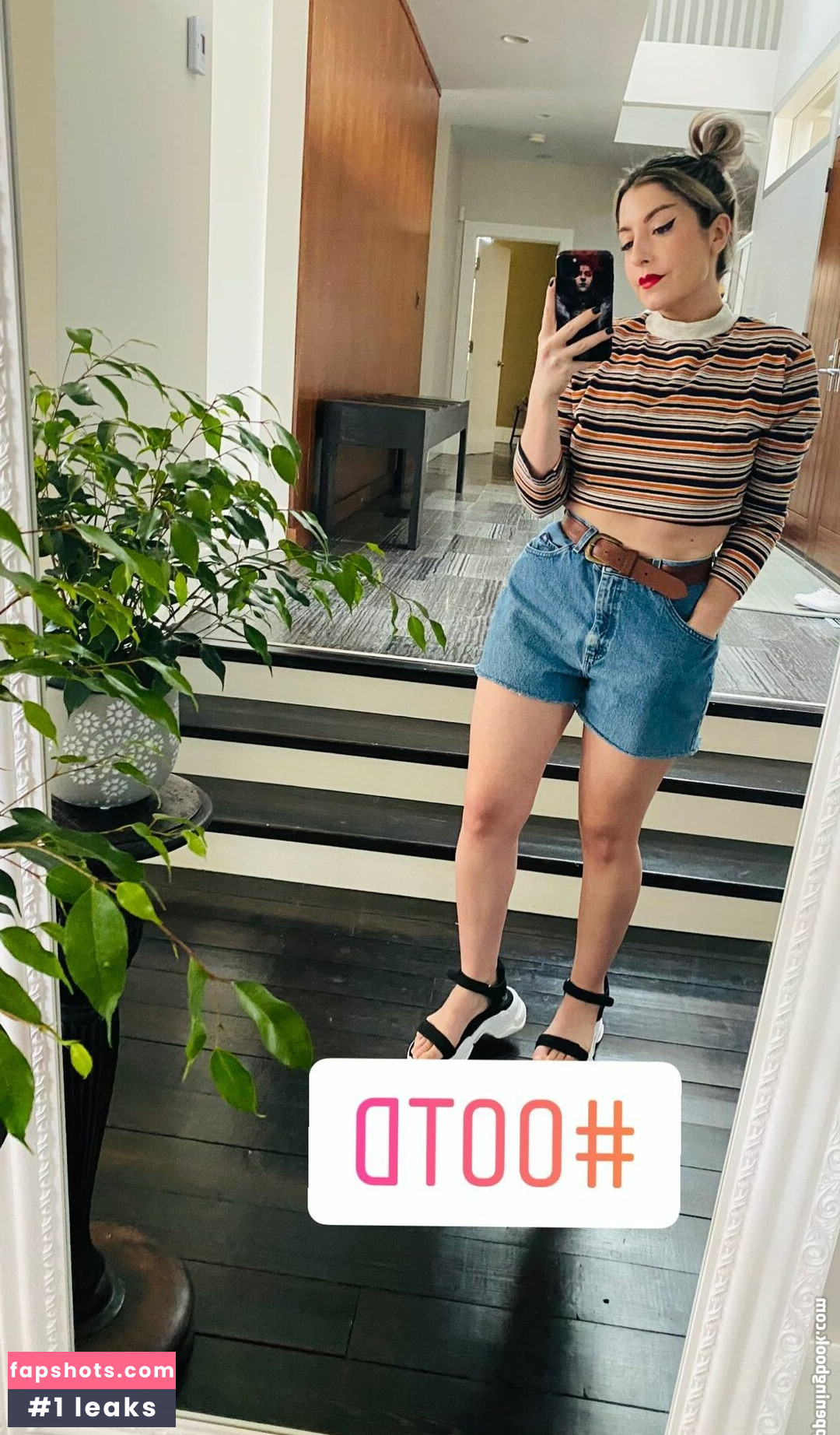 Rebecca Ford gallery photo #154