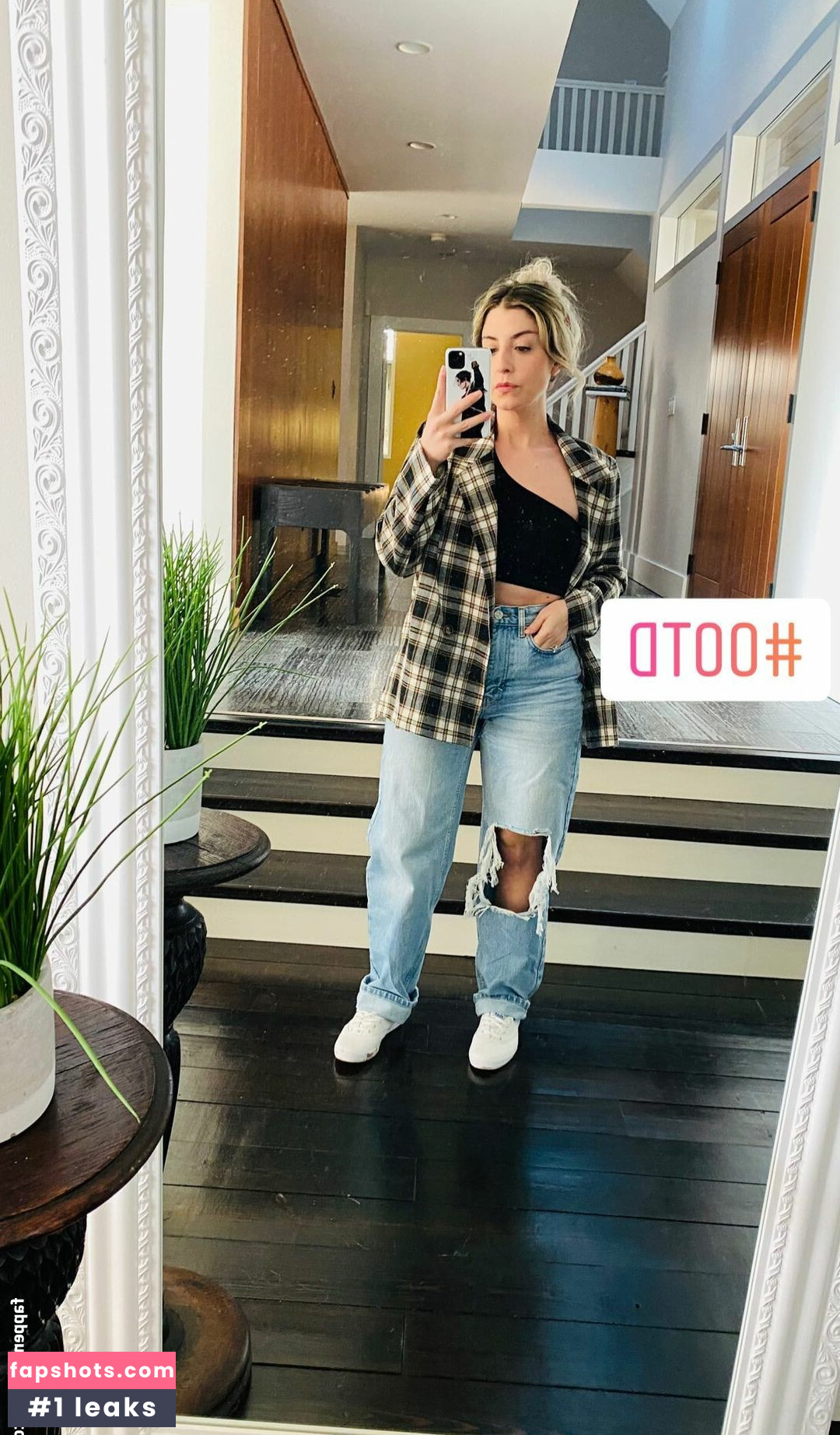 Rebecca Ford gallery photo #158