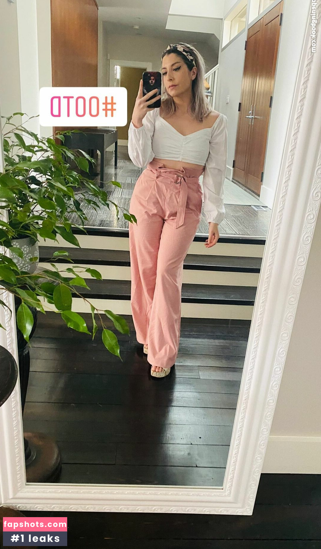 Rebecca Ford gallery photo #163