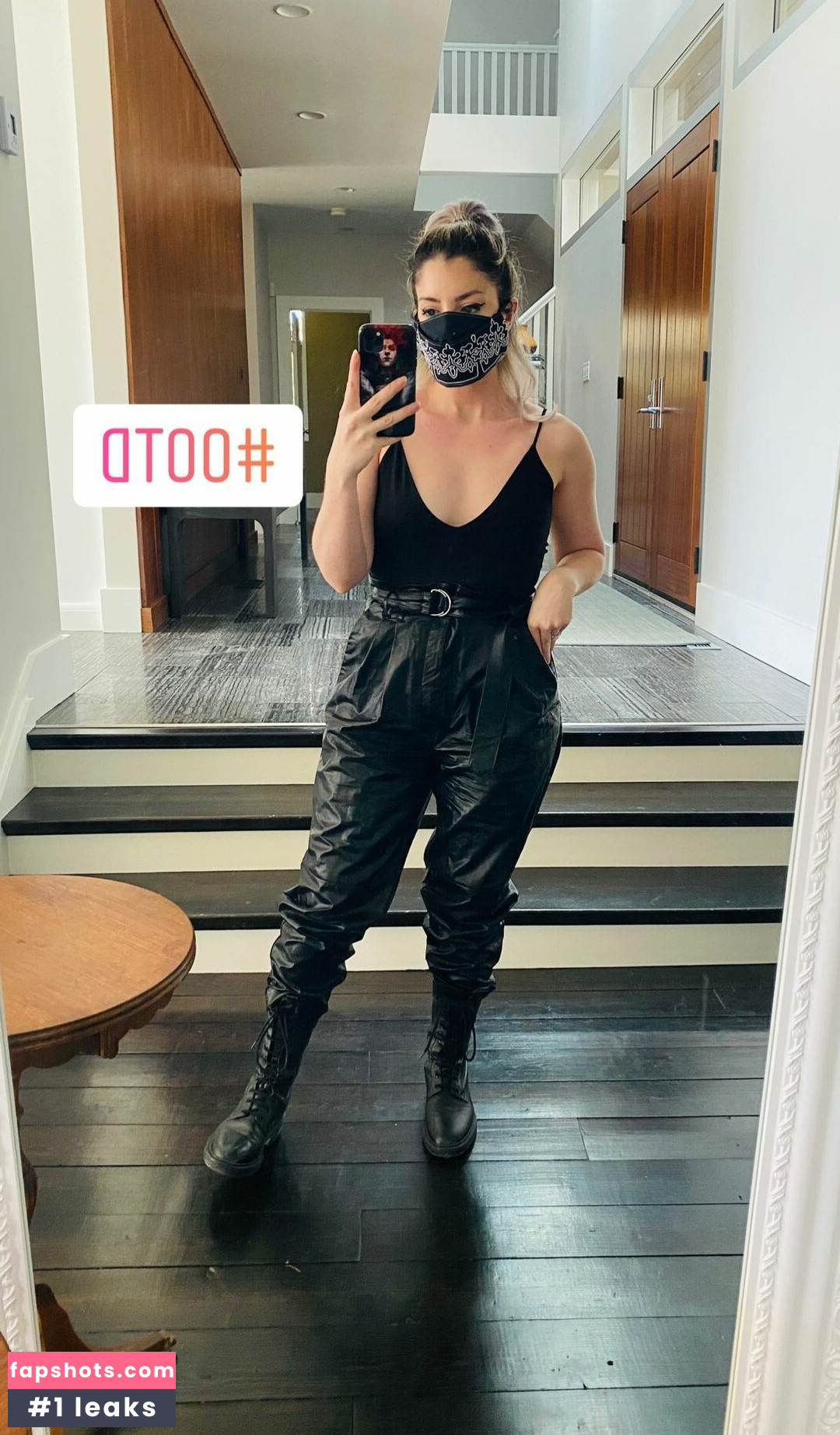 Rebecca Ford gallery photo #182