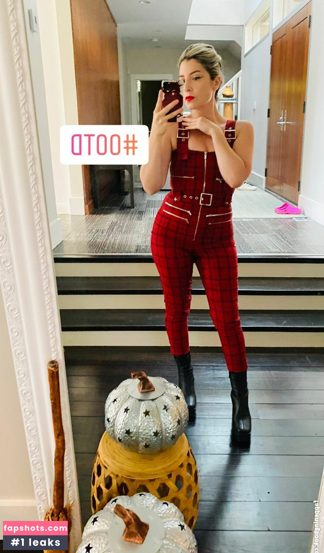 Rebecca Ford gallery photo #184