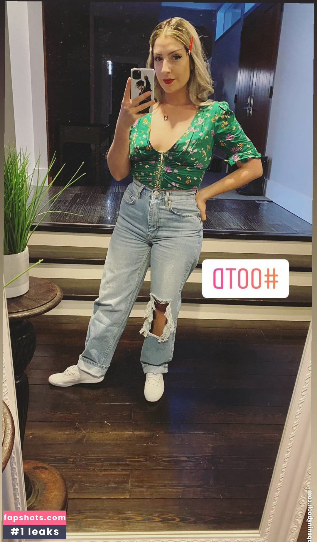 Rebecca Ford gallery photo #186