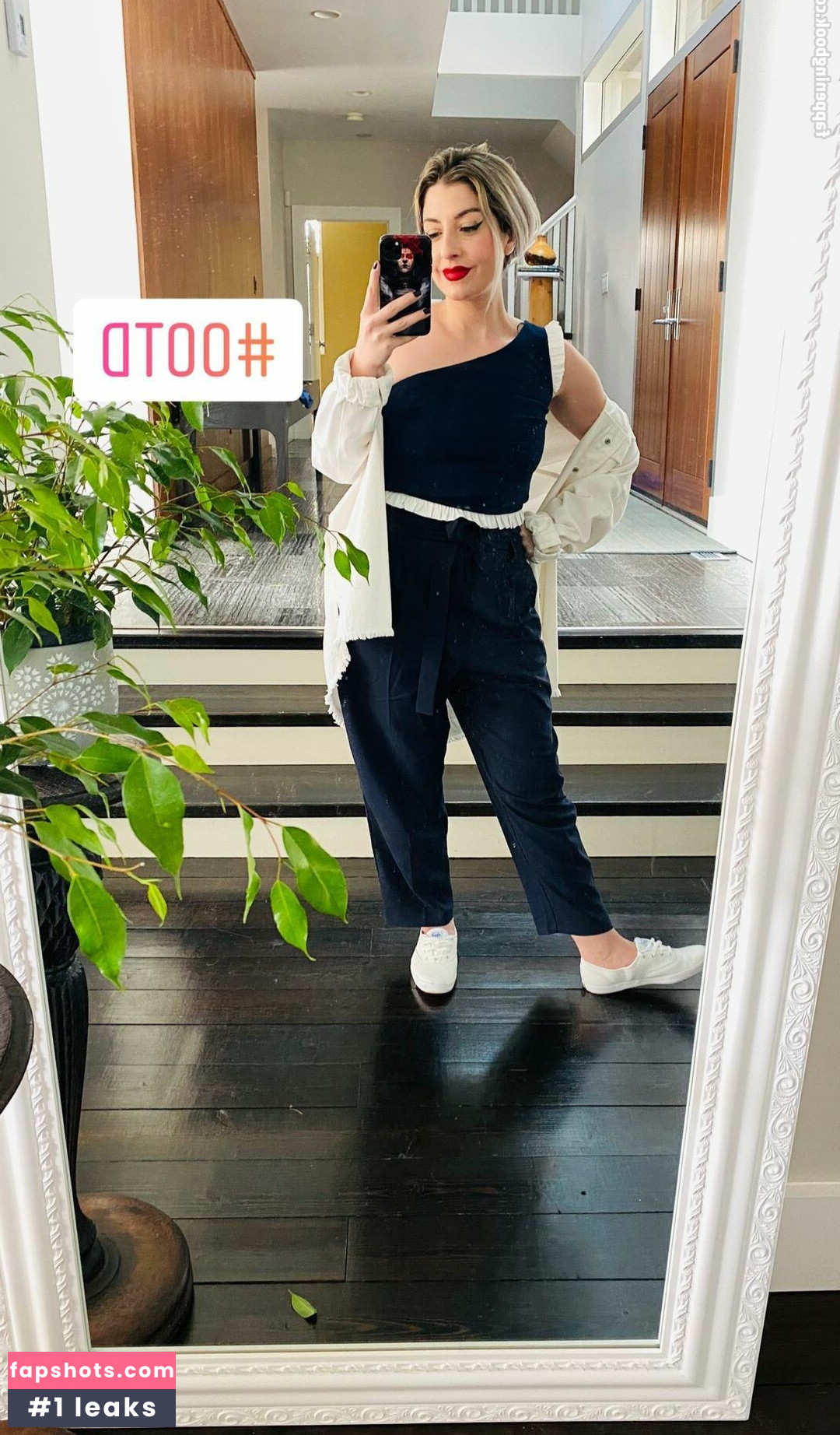 Rebecca Ford gallery photo #194