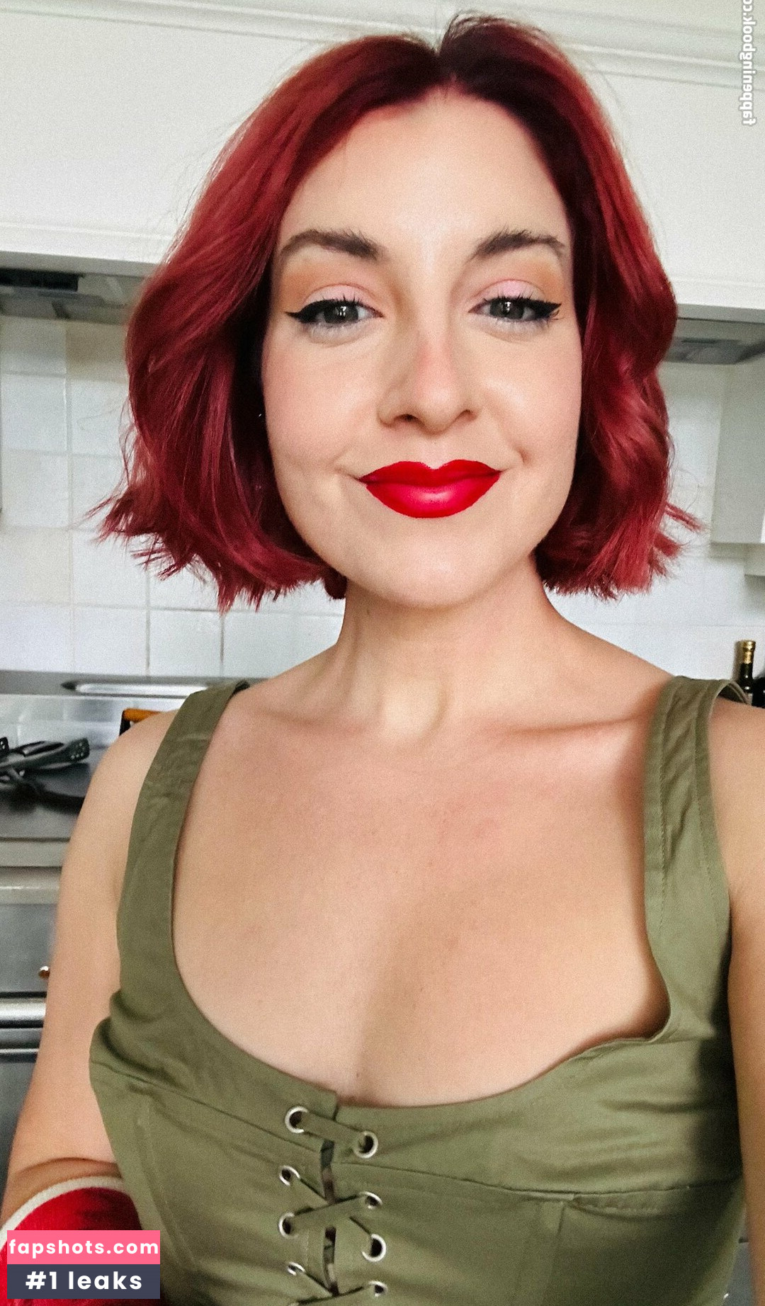 Rebecca Ford gallery photo #37