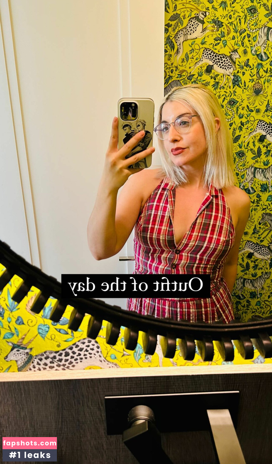 Rebecca Ford gallery photo #54